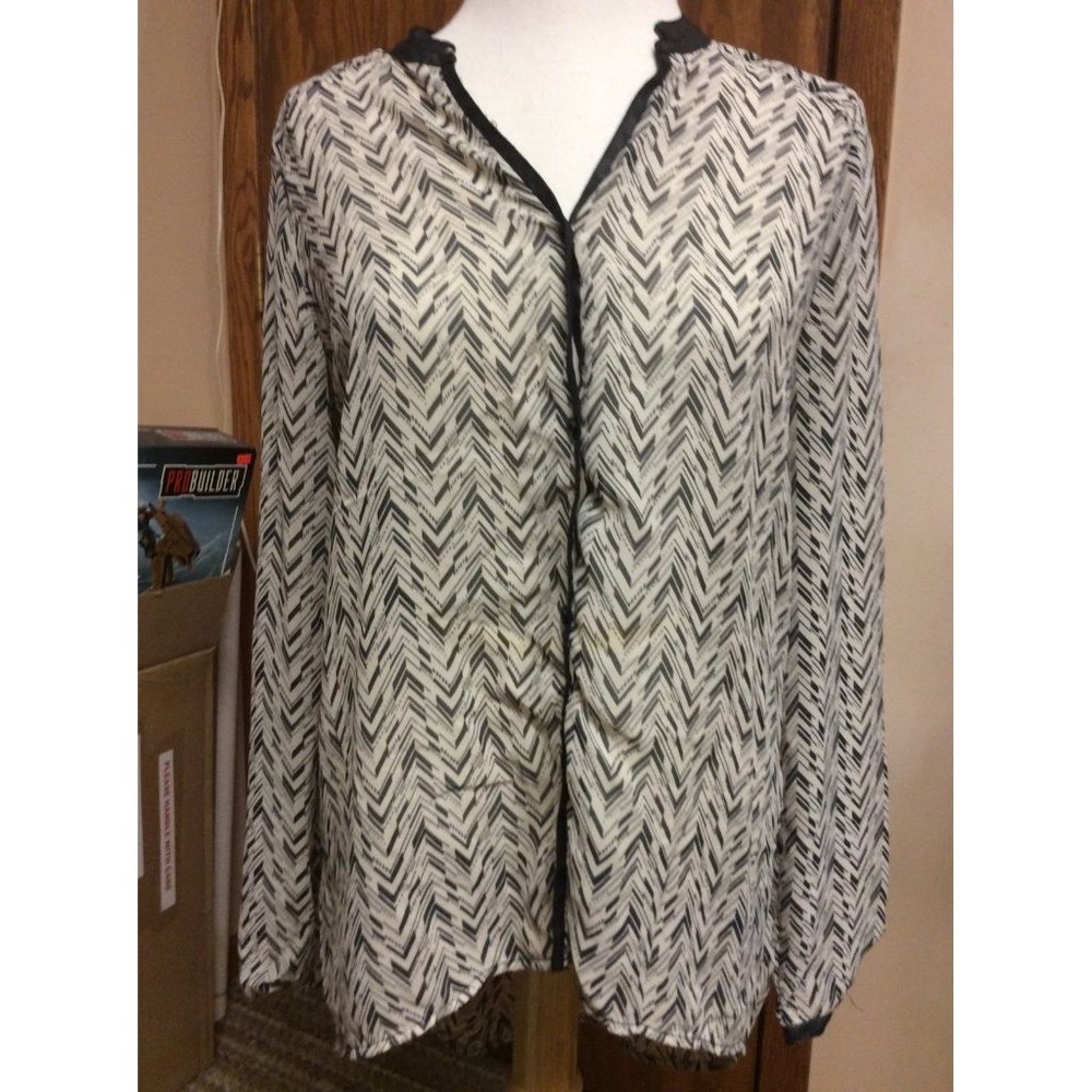 Mossimo Zig Zag Geometric Sheer Blouse Medium